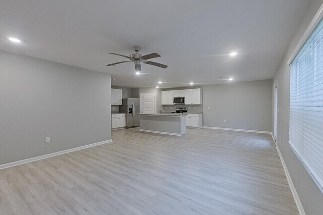 Building Photo - 4694 Malay Cir