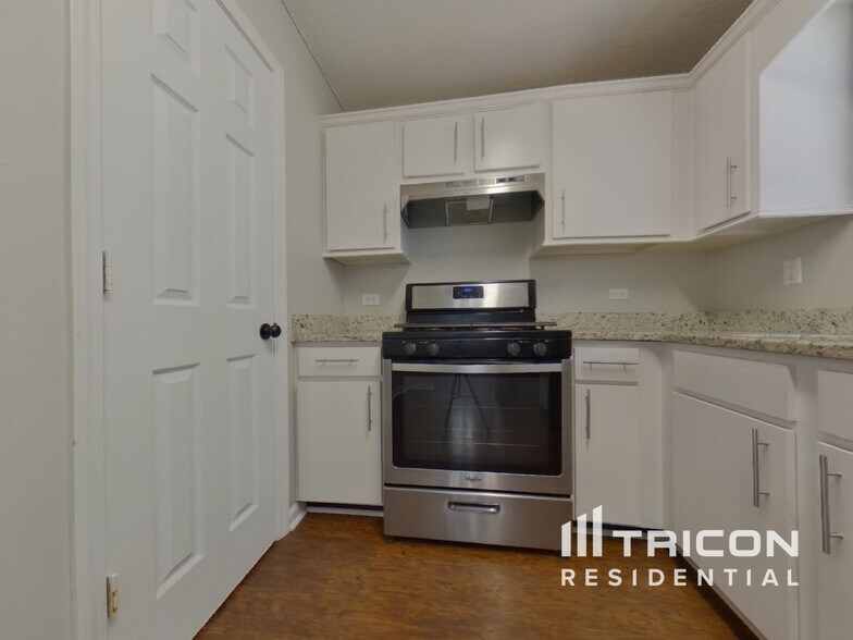 Building Photo - 114 Ivy Brook Dr