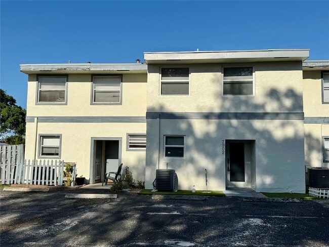 Building Photo - 7902 SW 8th St