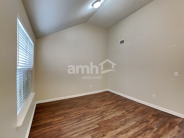 Building Photo - 3321 Metro Way