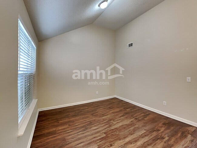 Building Photo - 3321 Metro Way