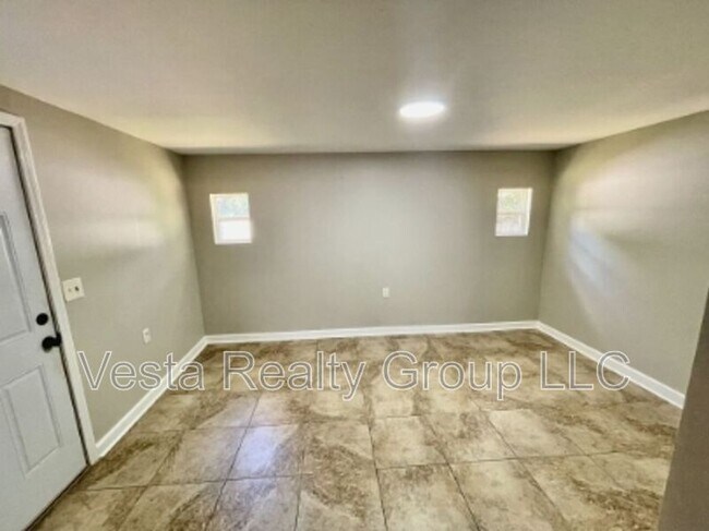 Building Photo - 1595 Winston Dr