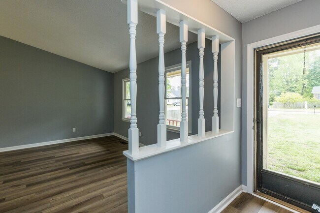 Building Photo - 8221 Rocky Ct