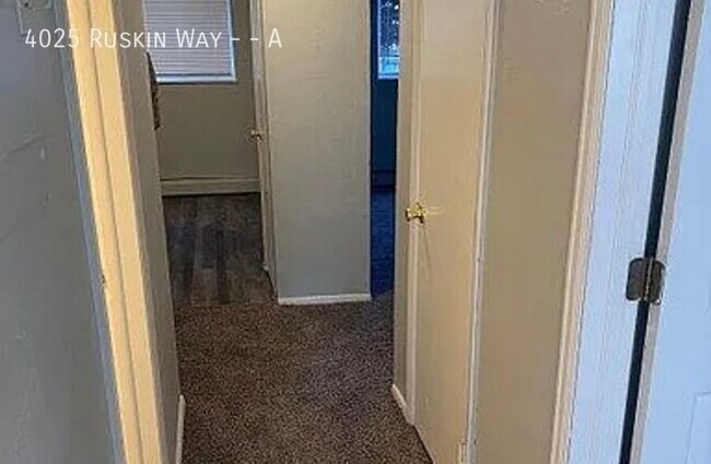 Building Photo - 4025 Ruskin Way