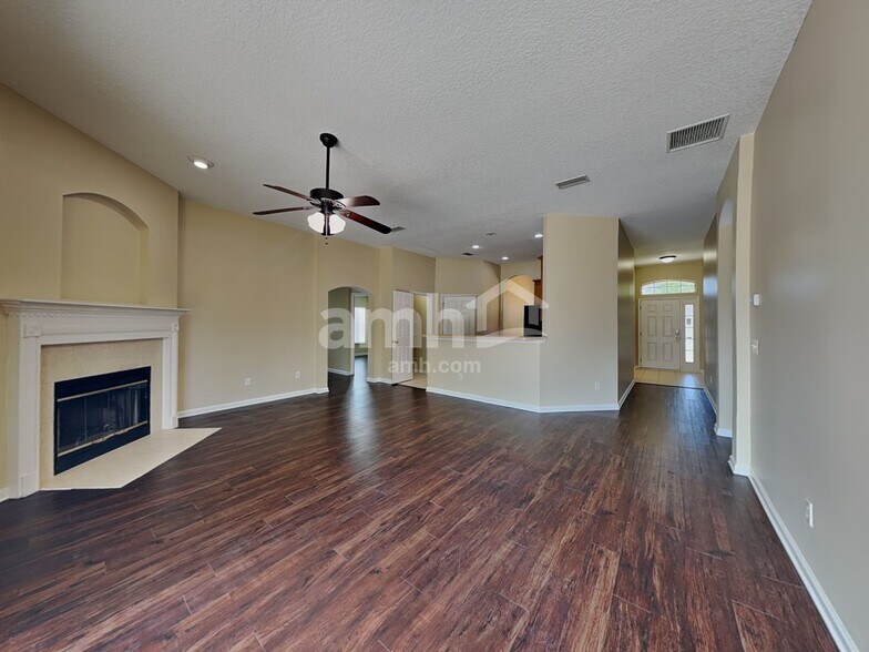 Building Photo - 705 Waterlily Way
