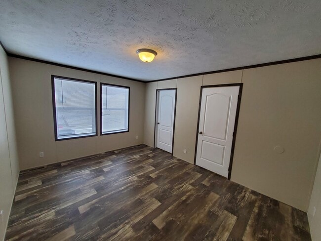 Building Photo - 23 Starling Hill Dr
