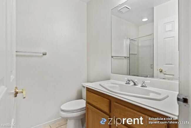 Building Photo - 4 br, 3 bath Townhome - 224 Meadowhaven Wa...