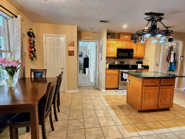Building Photo - Breathtaking 4/3 Perdido Home, 2,700 sq ft...