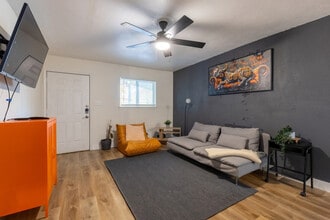 Building Photo - 3210 Northeast Dr