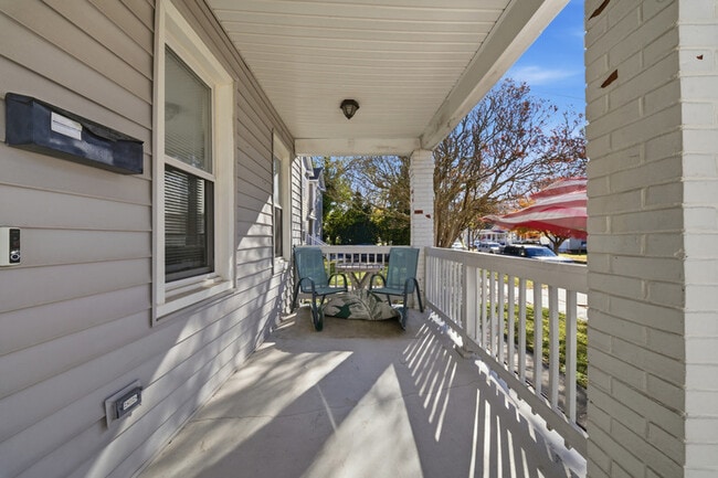 Building Photo - 146 W Seaview Ave