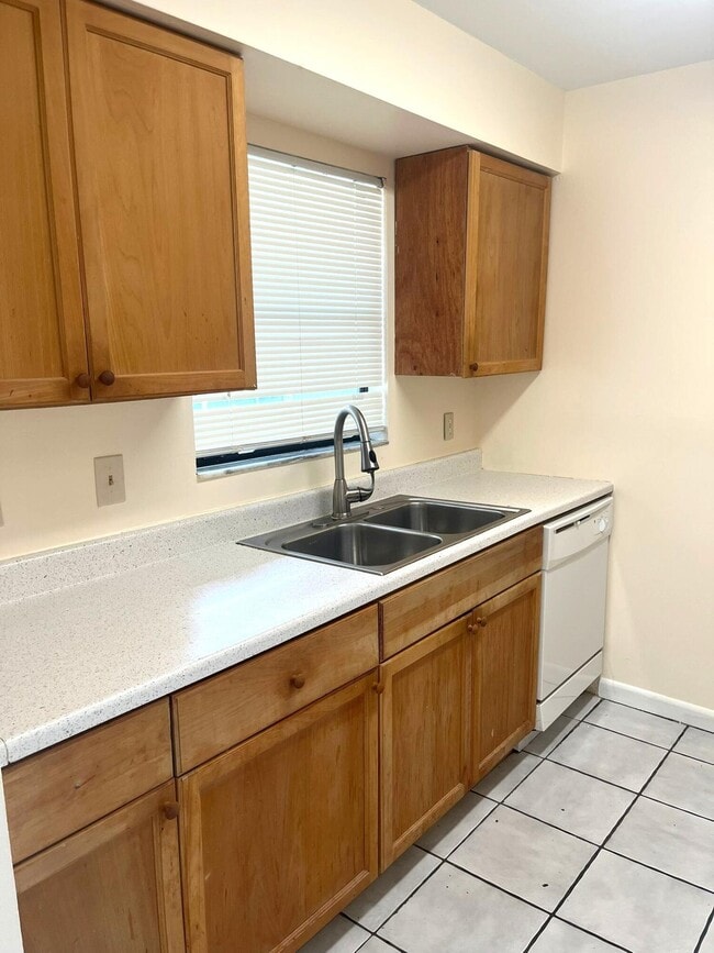 Building Photo - 4105 Inlet Cir