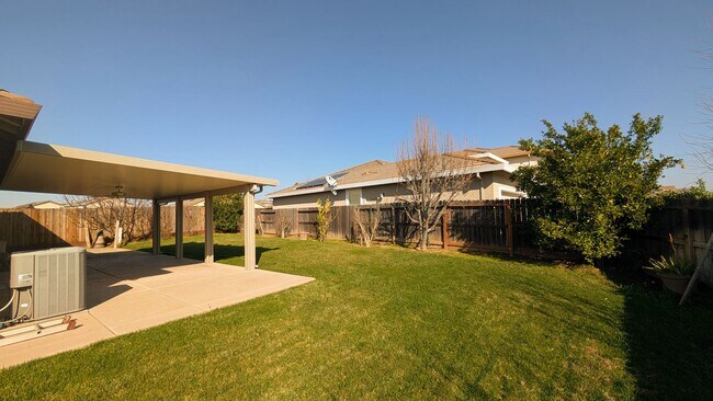 Building Photo - Perfect Single Story Home in Sacramento!