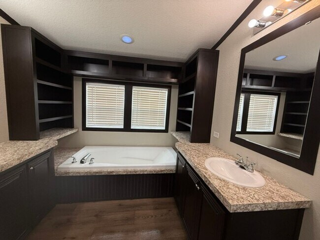 Building Photo - ? Beautifully Updated 3 Bedroom, 2 Bath Home in Bell City! ?