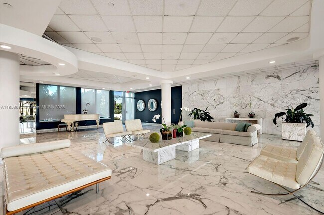 Building Photo - 5055 Collins Ave
