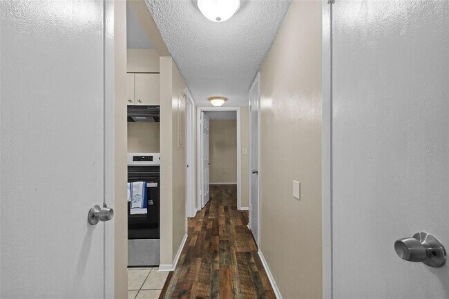 Building Photo - 14419 Hanging Moss Cir