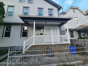 Building Photo - 518 Prospect Ave