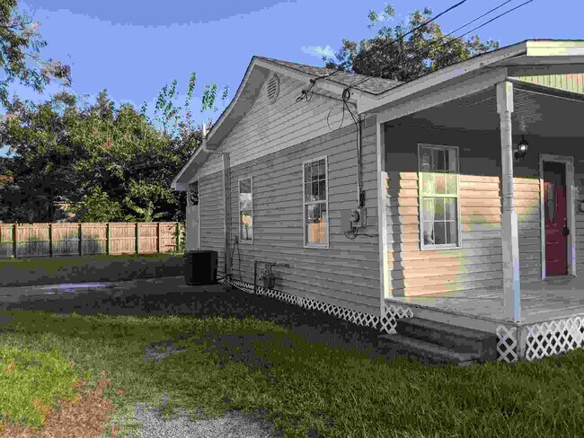 Building Photo - 309 McKinley St