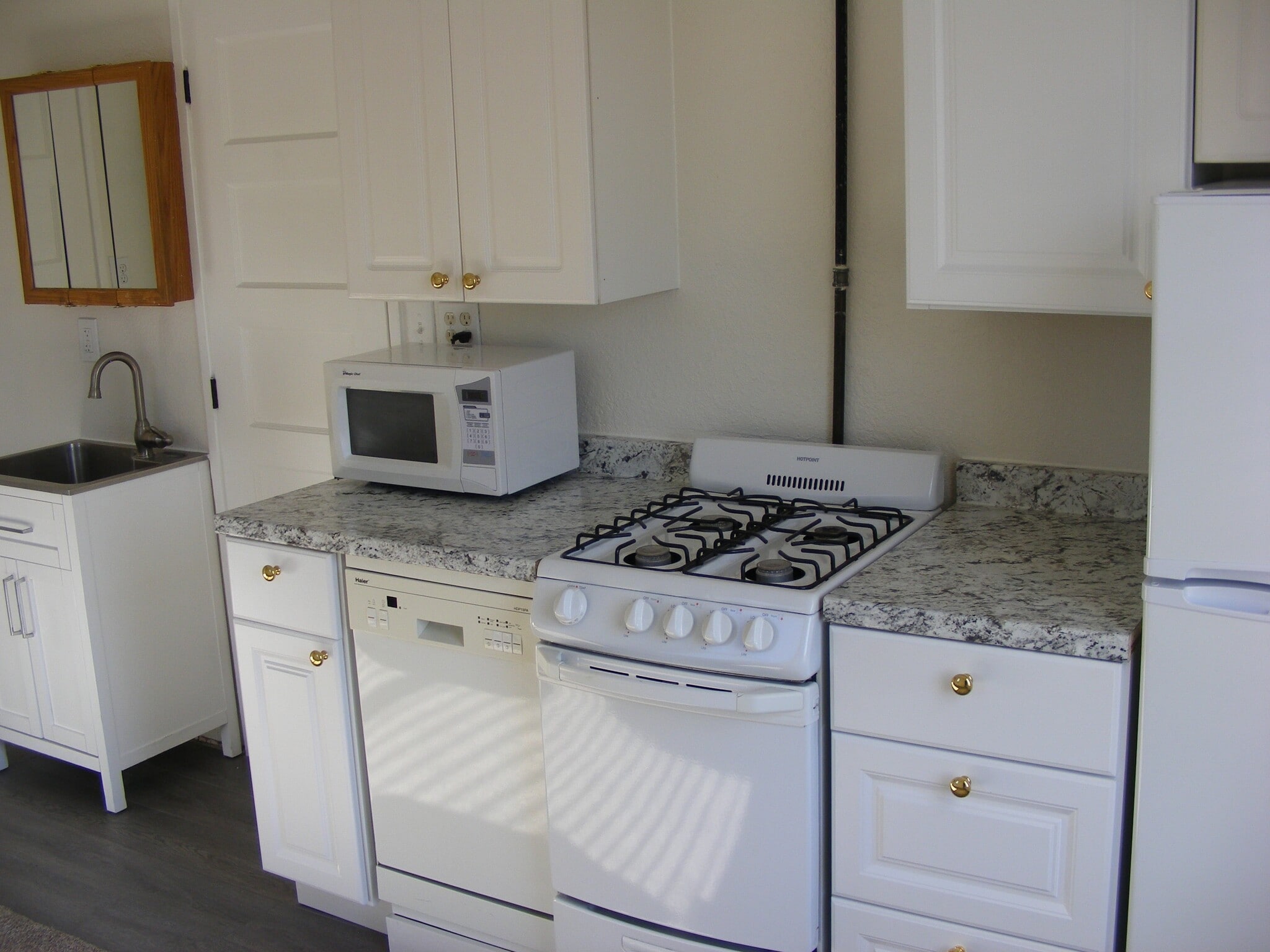 Building Photo - 115 N Park St