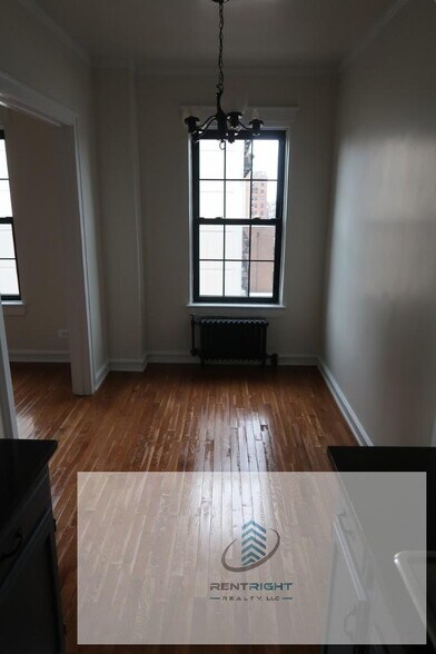 Building Photo - 426 W Briar Pl