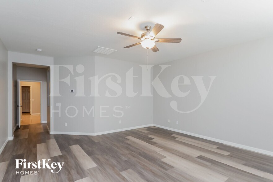 Building Photo - 5595 Criollo Dr
