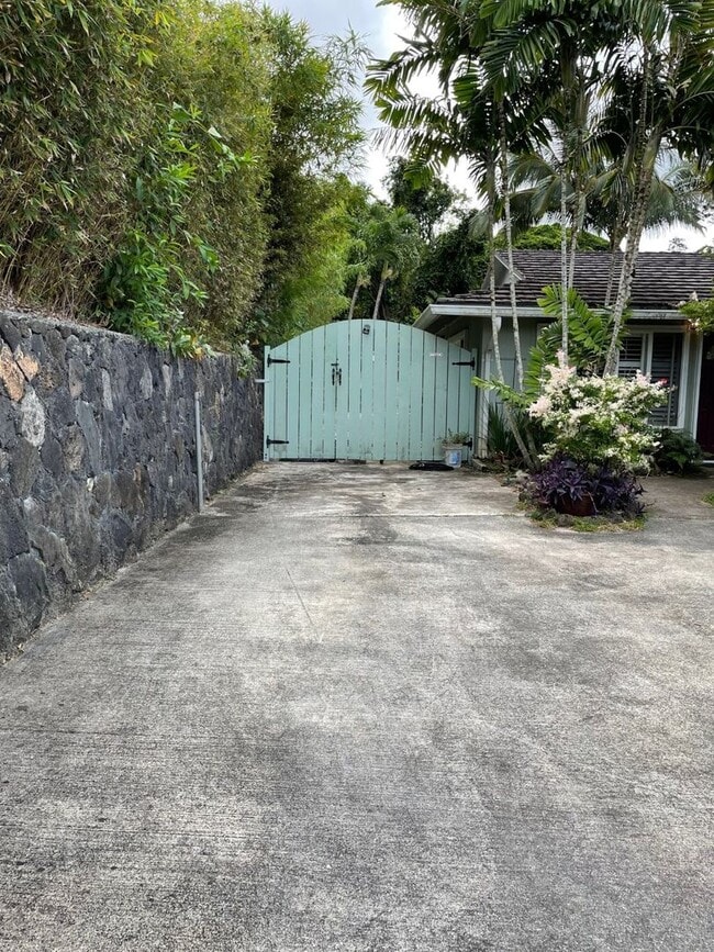 Building Photo - l3817g