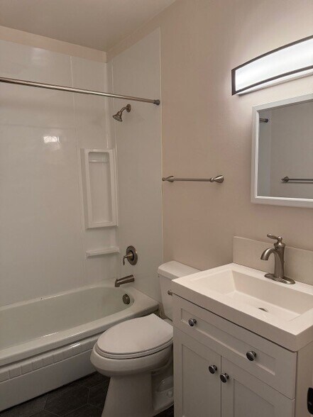 Building Photo - 1042 8th St NW