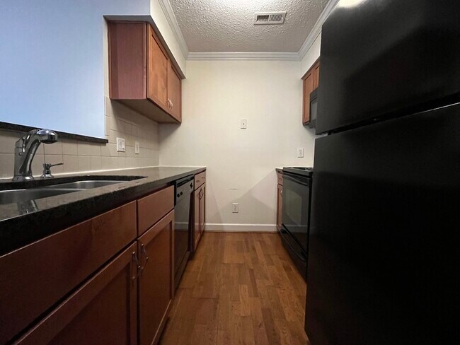 Building Photo - 2516 Cranbrook Ln