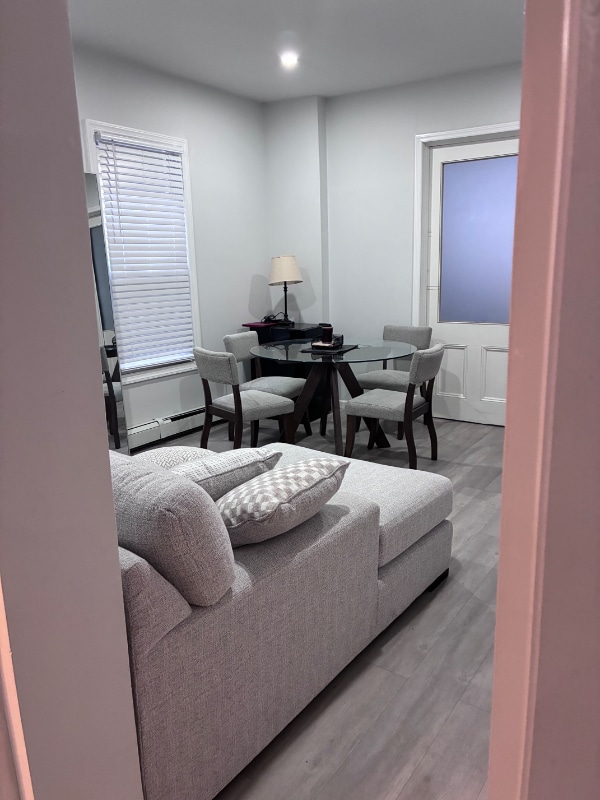 Building Photo - 49 Dukes St