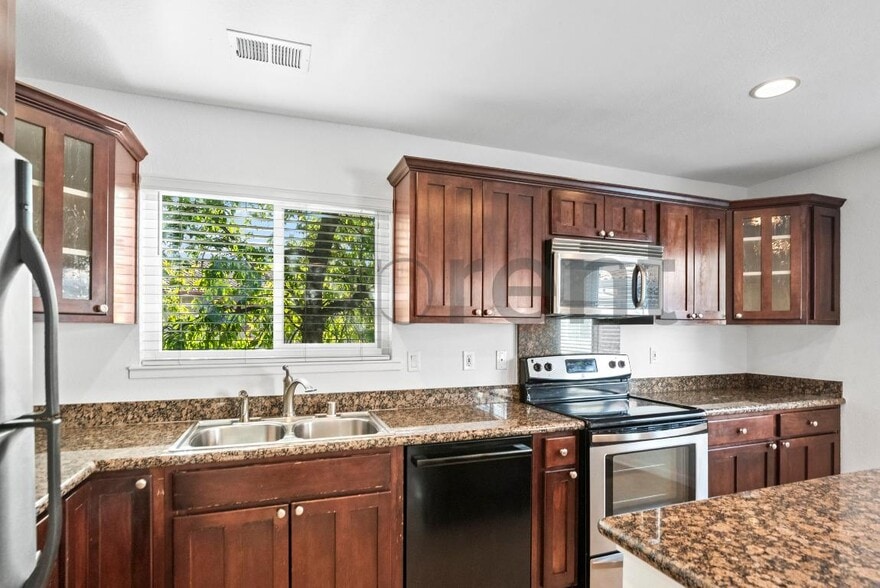 Building Photo - 1451 Main St