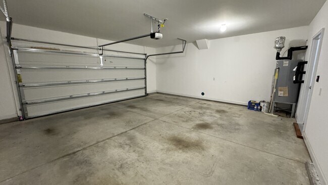 Building Photo - 330 James Hedrick Ct