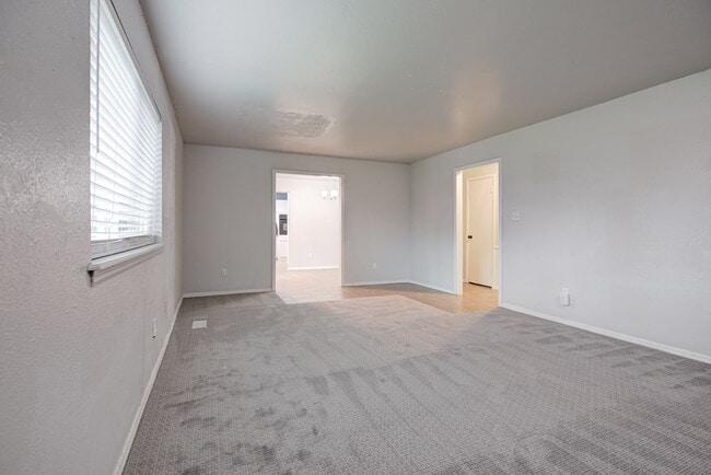 Building Photo - 1707 Ridgemont Cir