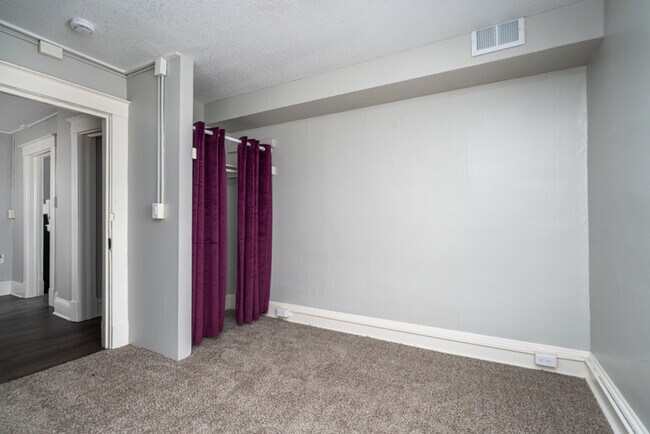 Building Photo - 1228 Louisiana St