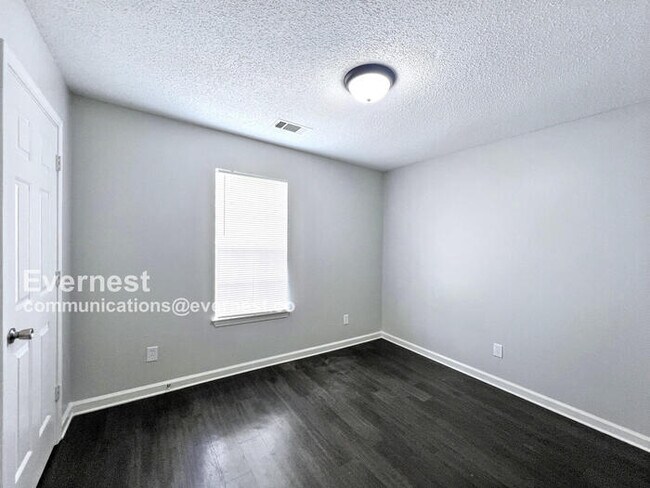 Building Photo - 6922 Gallop Dr
