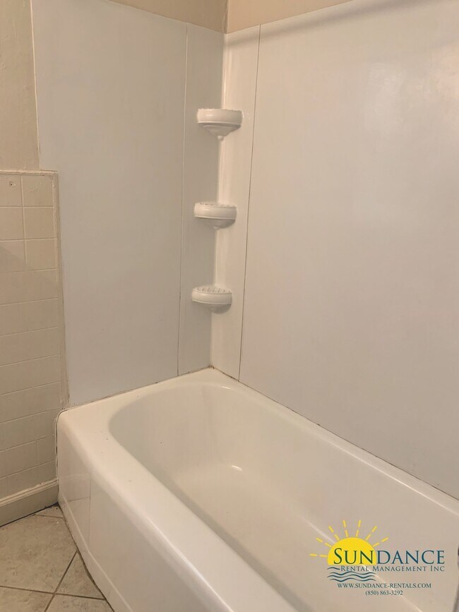 Building Photo - Nice 2 Bedroom Duplex in Fort Walton Beach