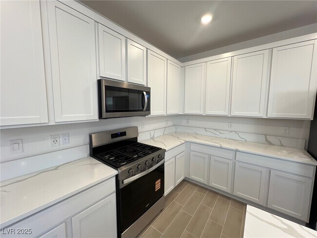 Building Photo - 7470 S Pioneer Way