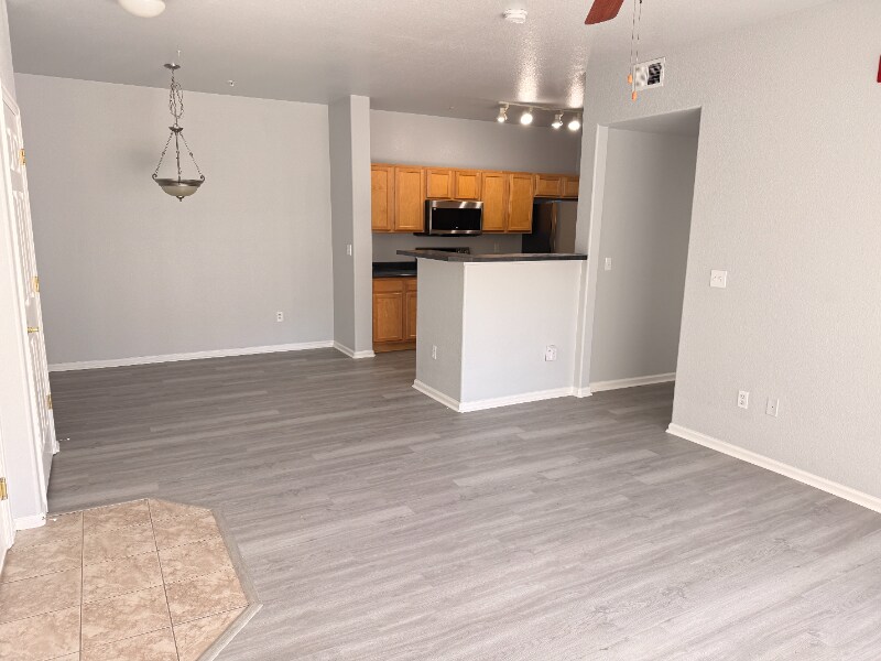 Building Photo - 15700 E Jamison Dr