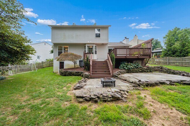 Building Photo - 5562 Sponseller Ct
