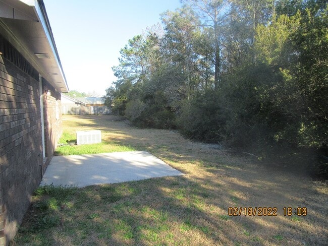 Building Photo - 862 Lyndsi Ln