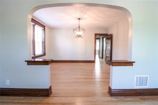 Building Photo - 4932 Loughborough Ave