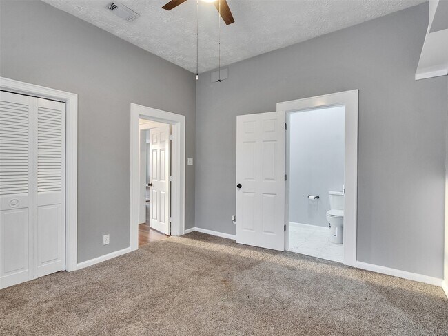 Building Photo - 414 N Avenue C