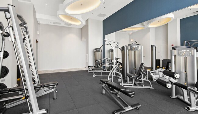 Building Photo - 475 N Park Dr