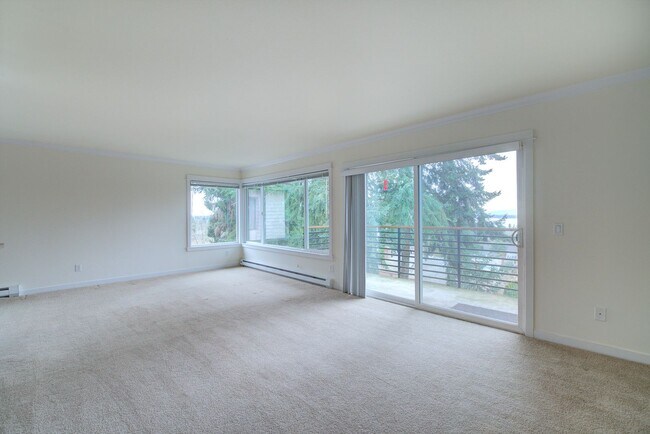 Building Photo - 3Bd/1.75Ba Seattle Condo
