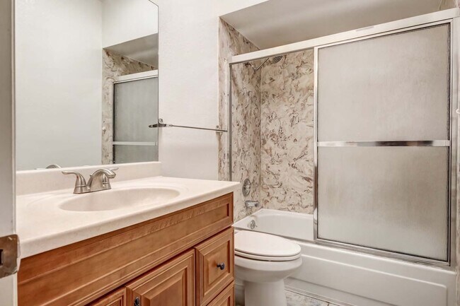 Building Photo - 5374 N Flint Ave