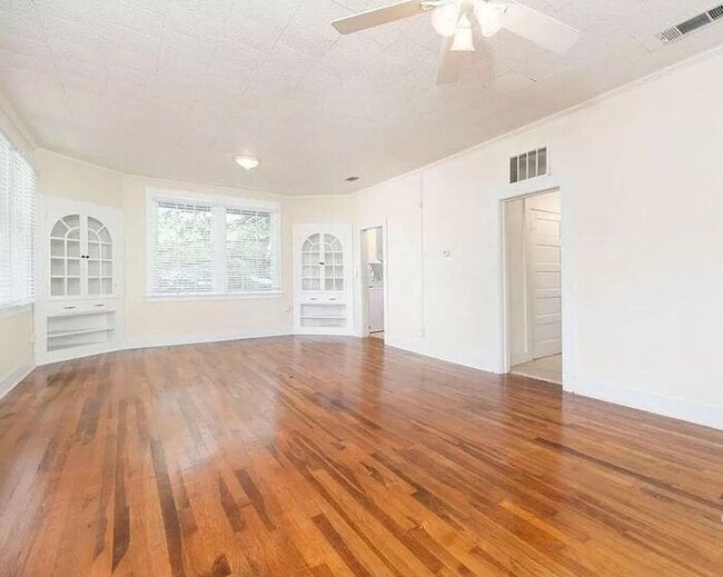Building Photo - Warrington - 2 bedroom, 1 bathroom (2nd st...