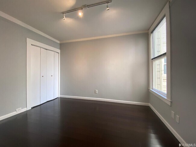 Building Photo - 1556 Howard St