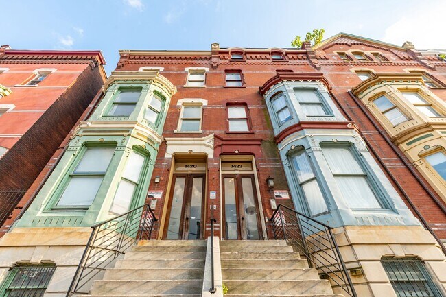Building Photo - 1422 W Girard Ave
