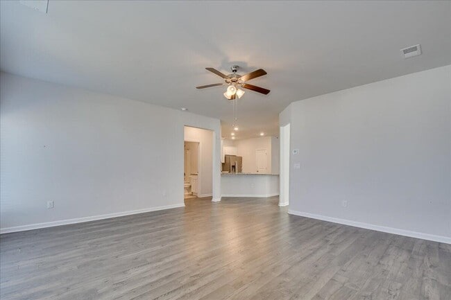 Building Photo - 1412 Deer Hollow Run