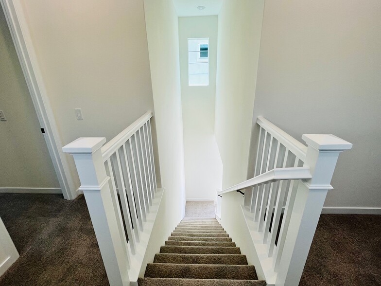 Building Photo - 27057 Trail View Ln