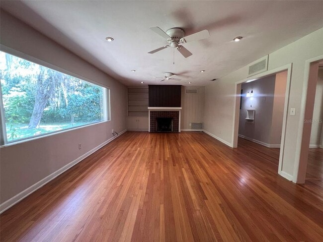 Building Photo - 1516 NW 14th Ave