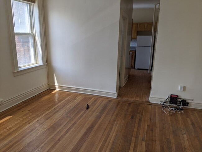 Building Photo - Welcome to Dodd Street  Apartments     Comfortable Living in a Convenient Location